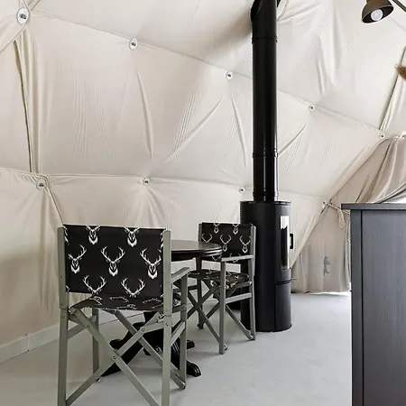 Glamp Siedlisko ラグジュアリーテント コシチェリスコ